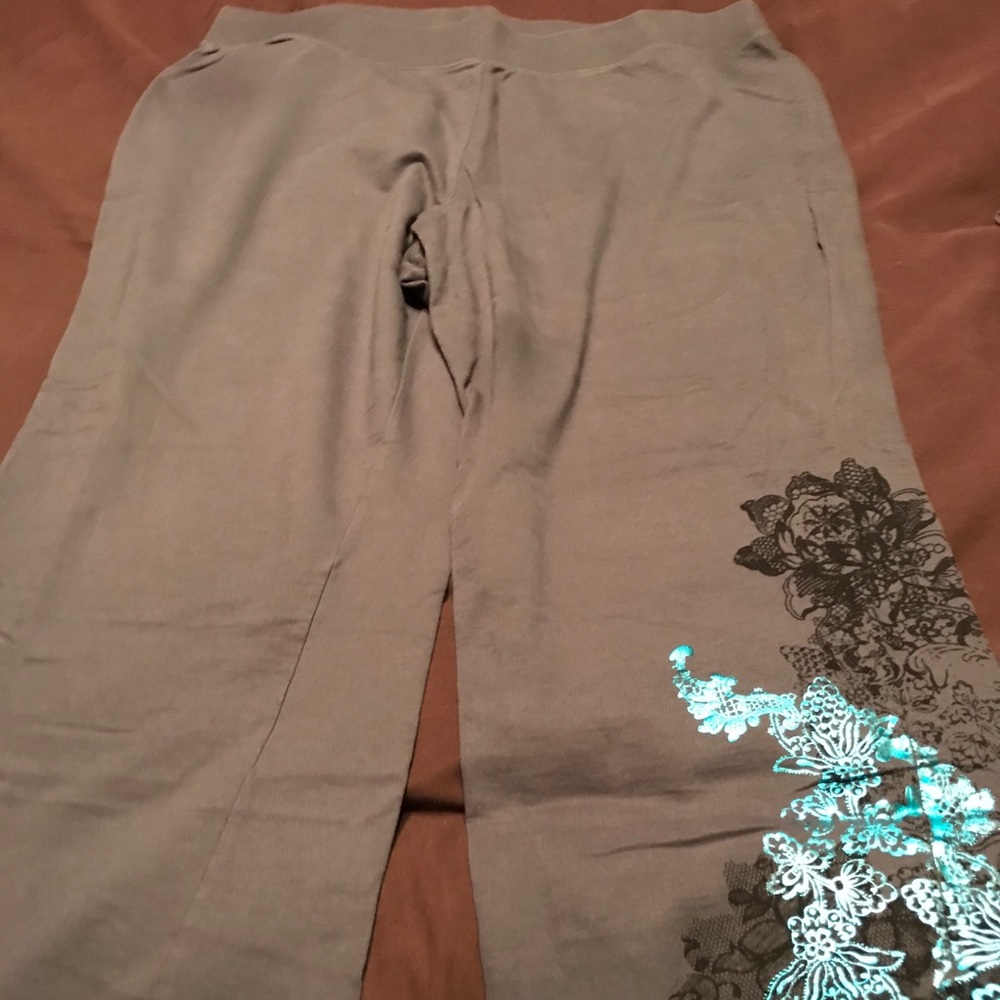 🖤 2 pair Venezia Sport sweatpants
